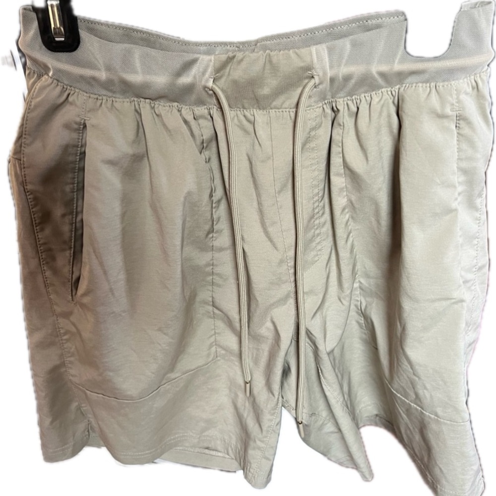 APANA Khaki Performance Shorts — Size M